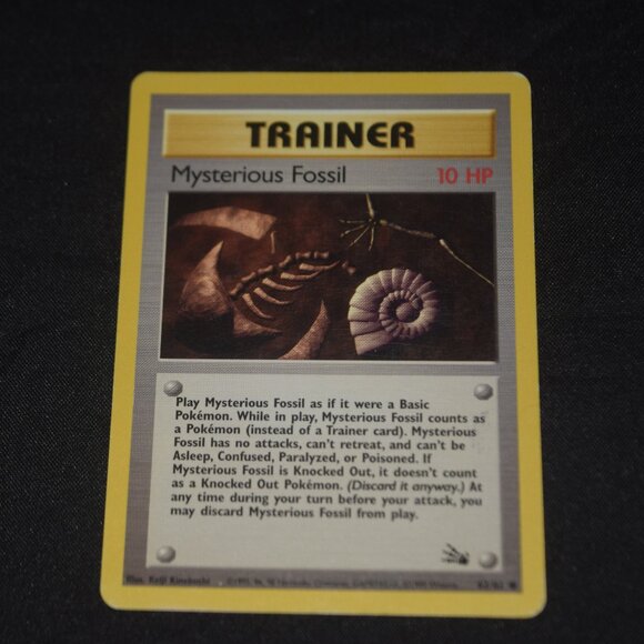 Mysterious Fossil 62/62 Fossil Set 1st Edition Vintage 1999 Pokemon Card - Picture 1 of 6